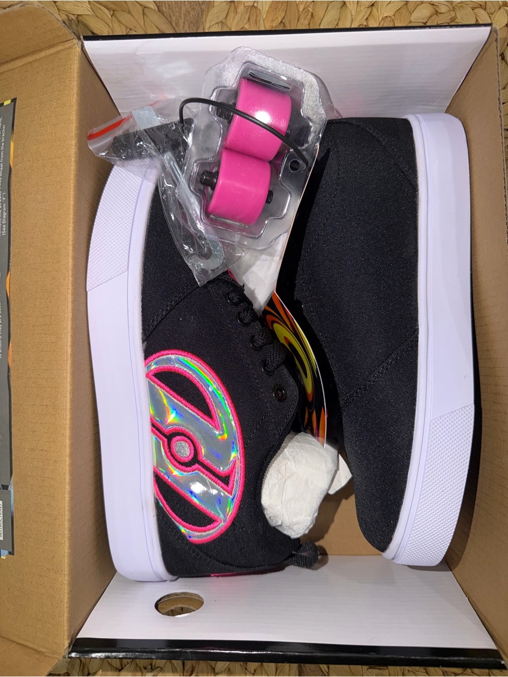 HEELYS ⚡️Kids Black Canvas Sneakers with Pink Accents and Holographic Emblem💥